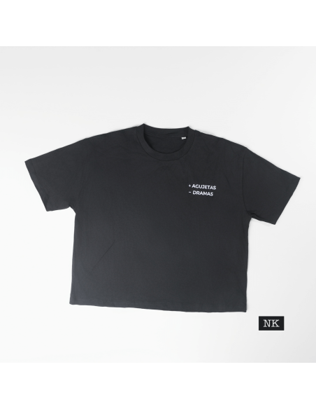 Camiseta +AGUJETAS -DRAMAS negra