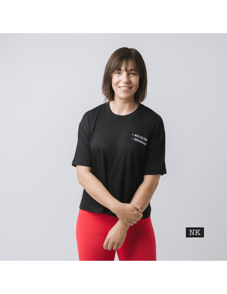 Camiseta +AGUJETAS -DRAMAS negra