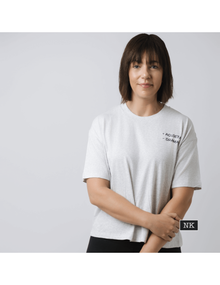 Camiseta +AGUJETAS -DRAMAS jaspeada