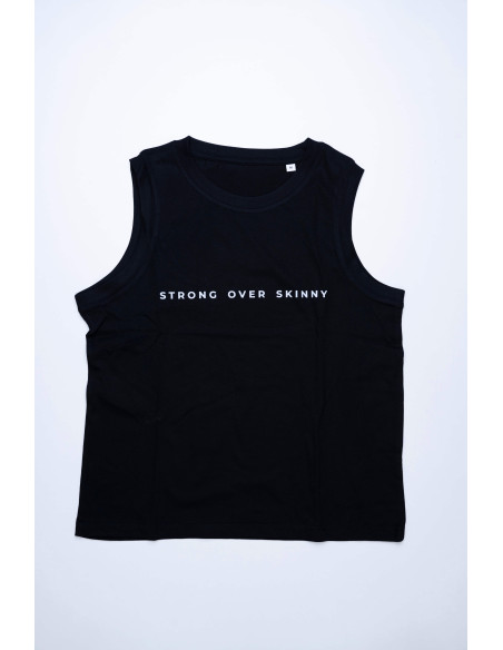 Camiseta Strong Over Skinny negra