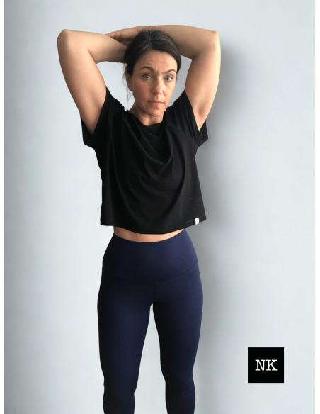 Camiseta CROP manga corta negra