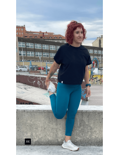 Camiseta CROP manga corta negra